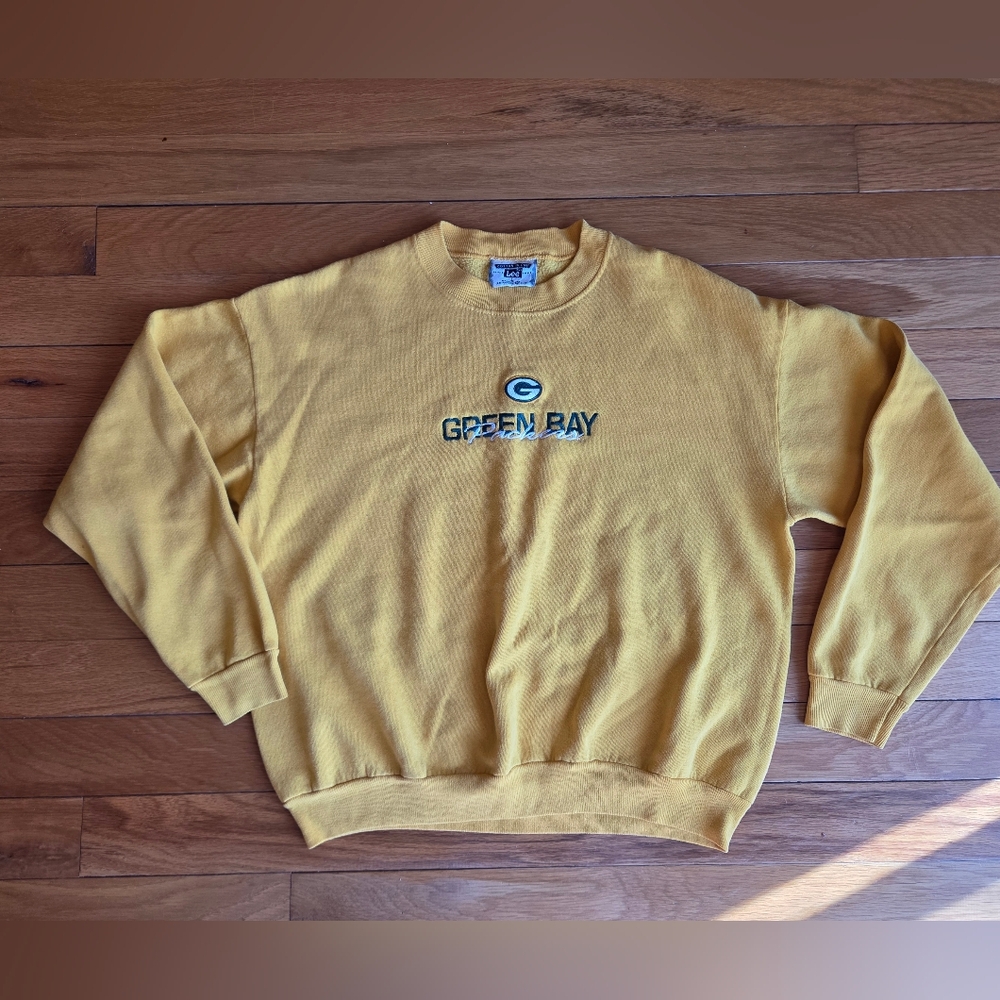 Vintage Lee Yellow Crewneck Sweatshirt with Green Bay Embroidery Size Small